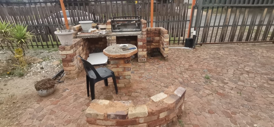 3 Bedroom Property for Sale in Noycedale Gauteng