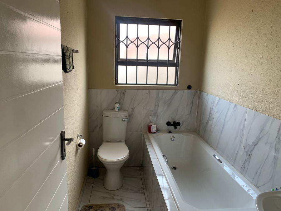 3 Bedroom Property for Sale in Vanderbijlpark CE 4 Gauteng