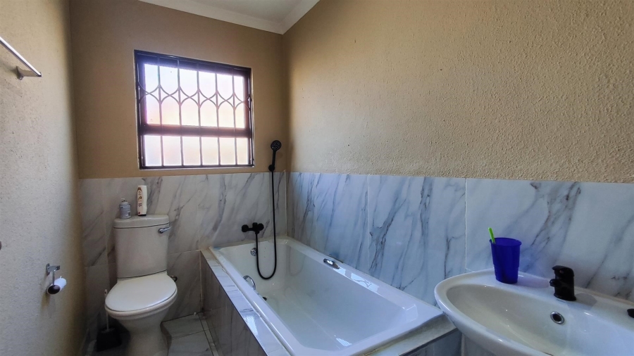 3 Bedroom Property for Sale in Vanderbijlpark CE 4 Gauteng