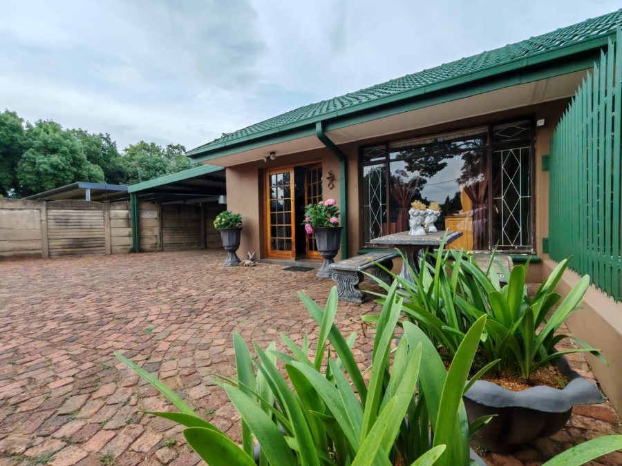 3 Bedroom Property for Sale in Risiville Gauteng