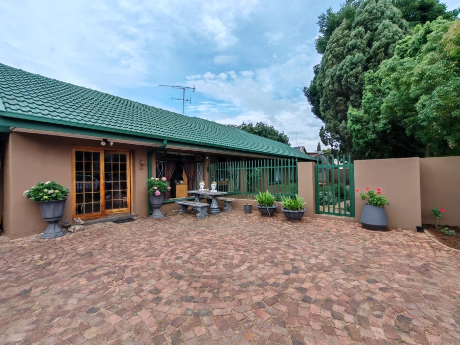 3 Bedroom Property for Sale in Risiville Gauteng