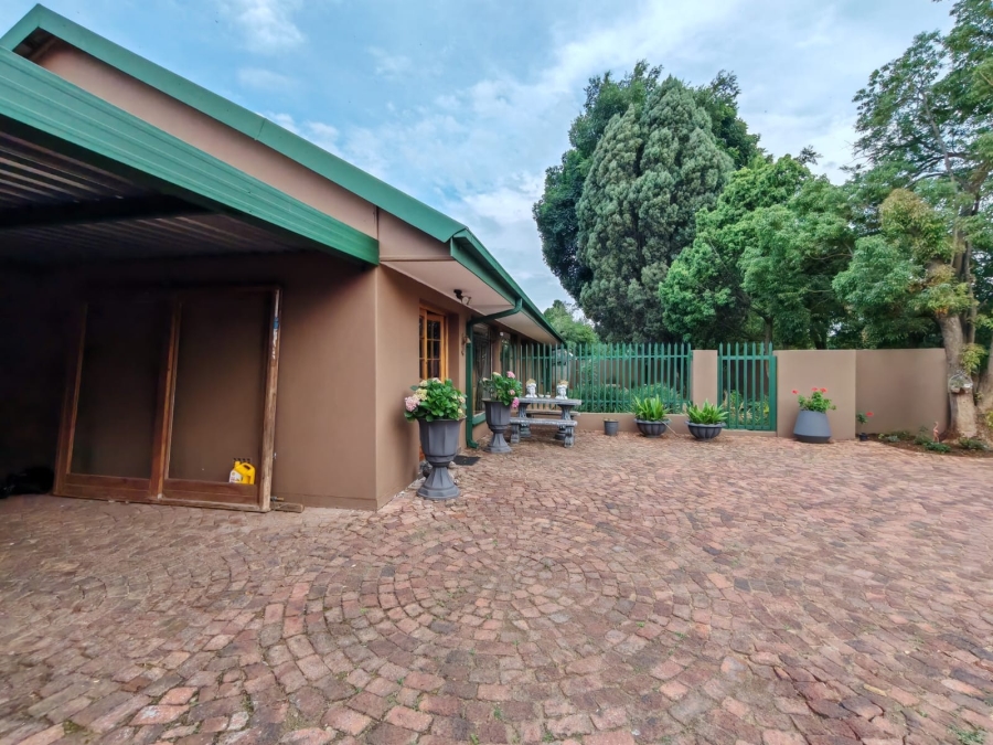 3 Bedroom Property for Sale in Risiville Gauteng