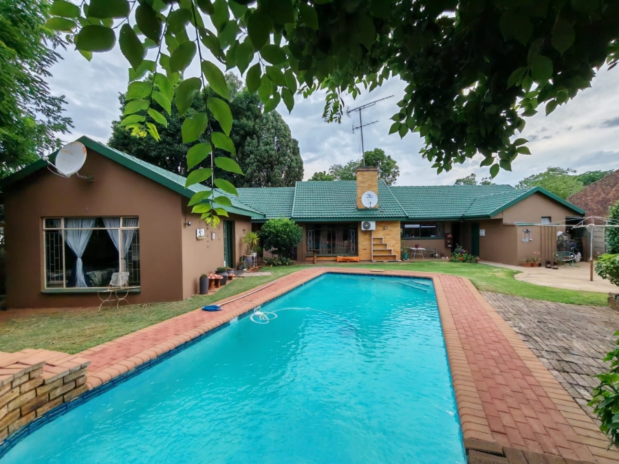 3 Bedroom Property for Sale in Risiville Gauteng