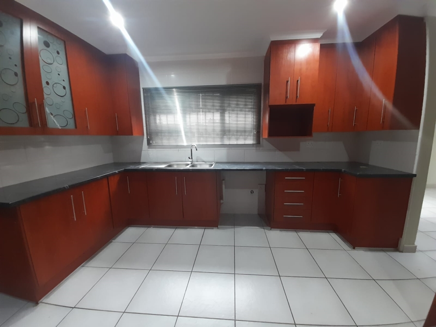 To Let 3 Bedroom Property for Rent in Kookrus Gauteng