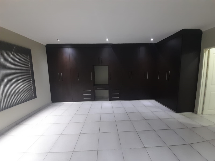 To Let 3 Bedroom Property for Rent in Kookrus Gauteng