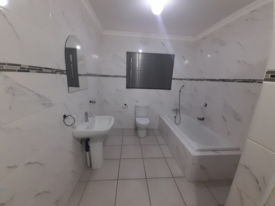 To Let 3 Bedroom Property for Rent in Kookrus Gauteng