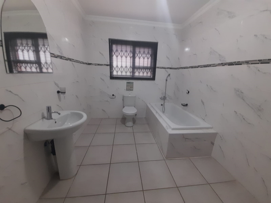 To Let 3 Bedroom Property for Rent in Kookrus Gauteng
