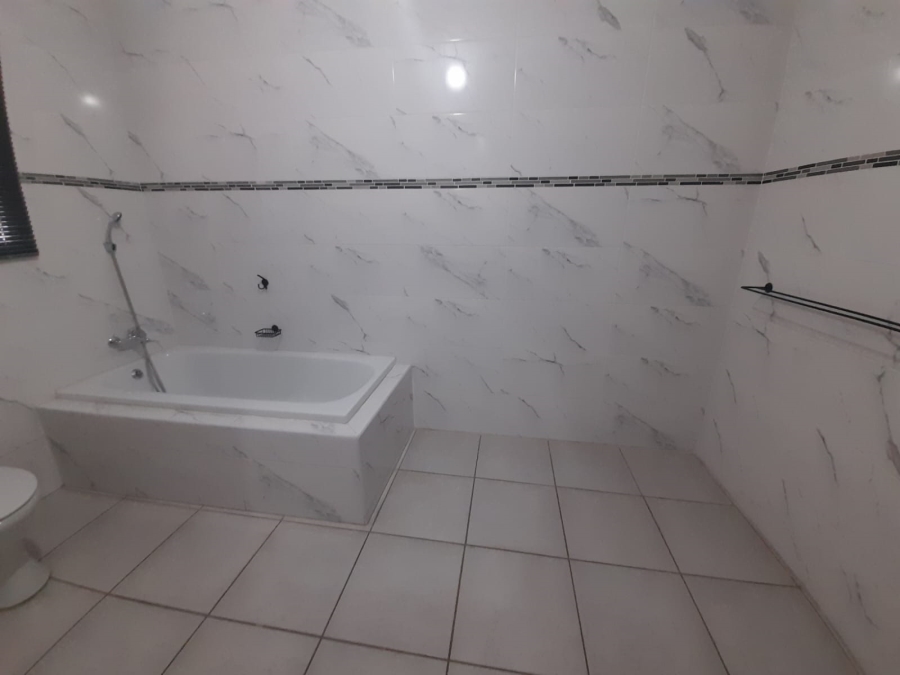 To Let 3 Bedroom Property for Rent in Kookrus Gauteng