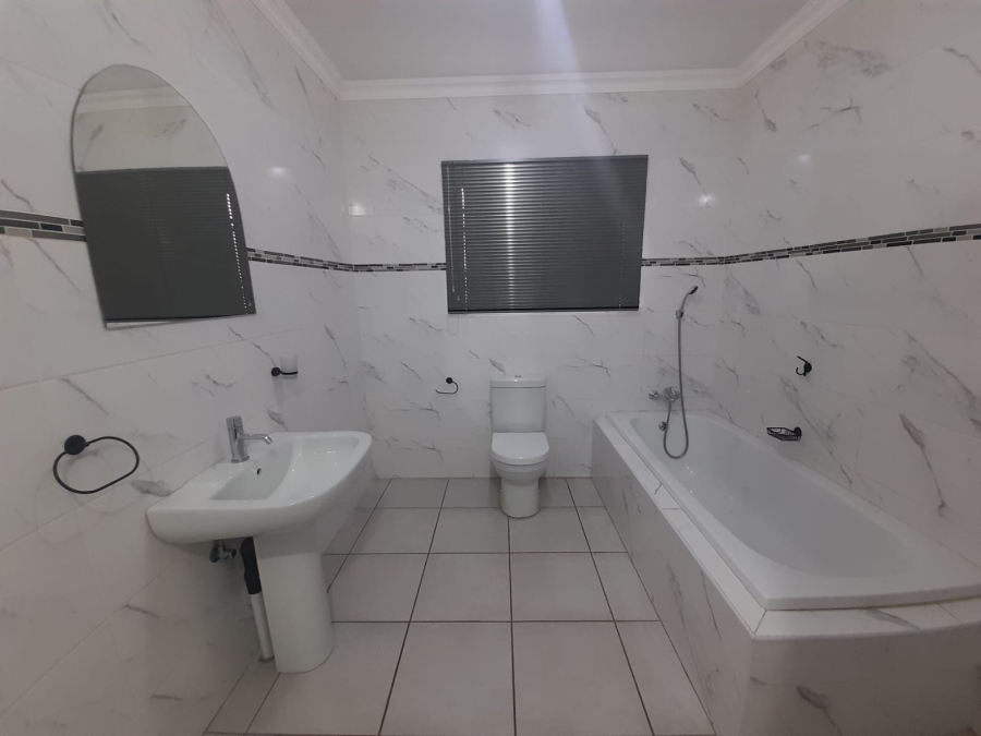 To Let 3 Bedroom Property for Rent in Kookrus Gauteng