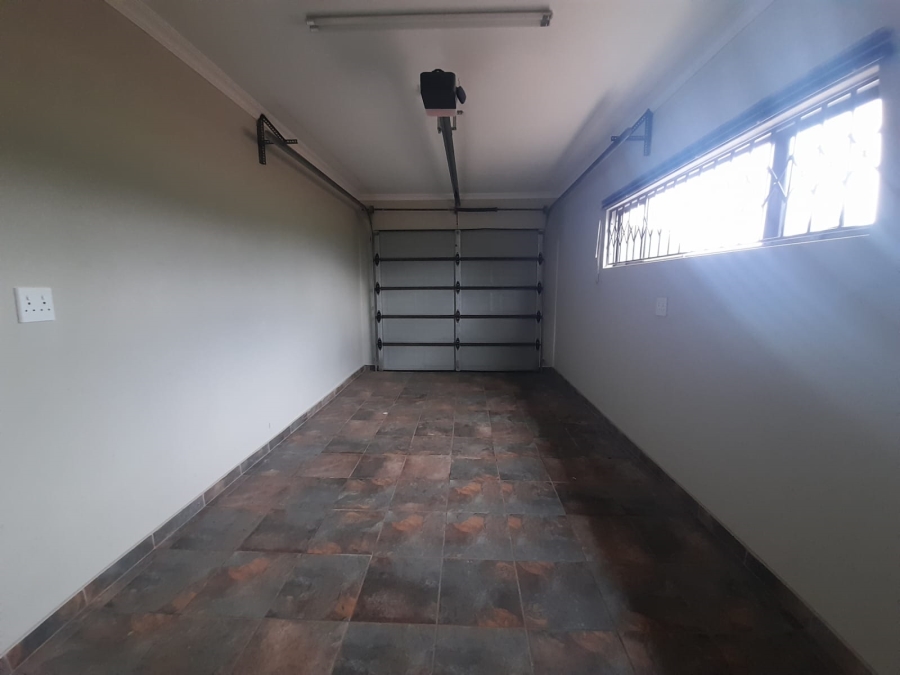 To Let 3 Bedroom Property for Rent in Kookrus Gauteng