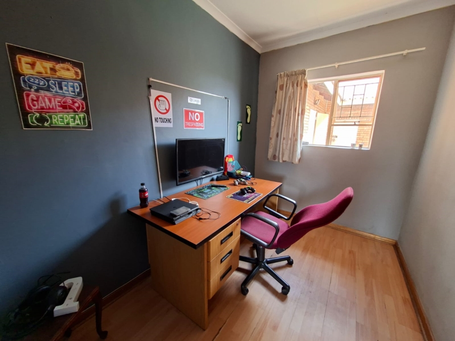 4 Bedroom Property for Sale in Riversdale Gauteng