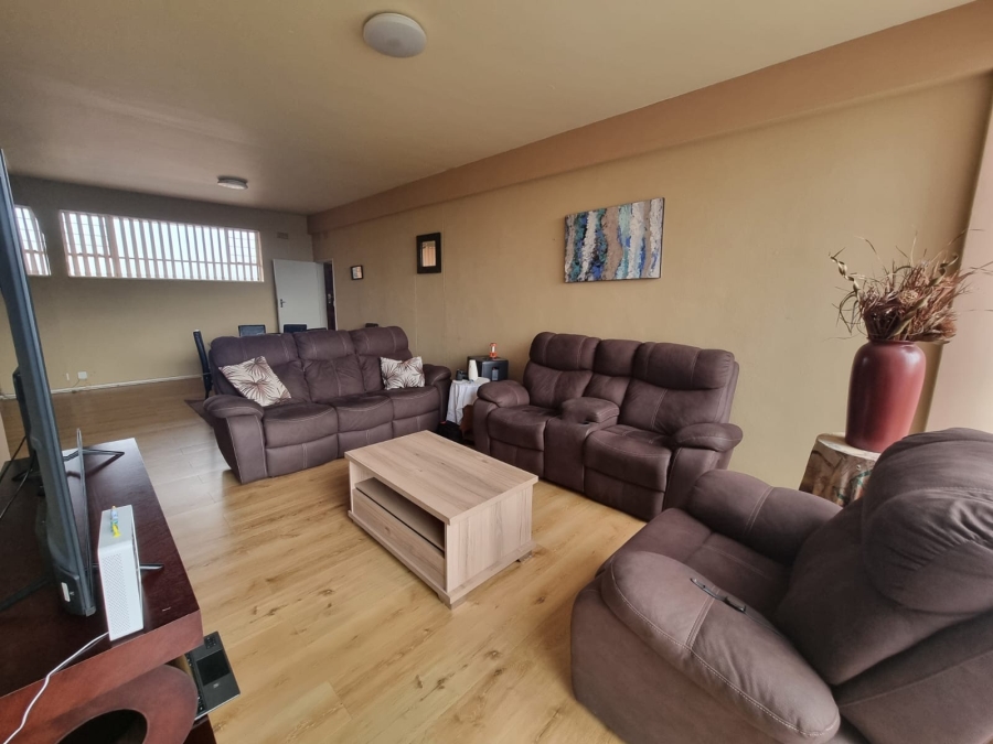 2 Bedroom Property for Sale in Three Rivers Proper Gauteng