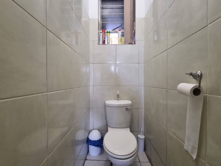2 Bedroom Property for Sale in Three Rivers Proper Gauteng