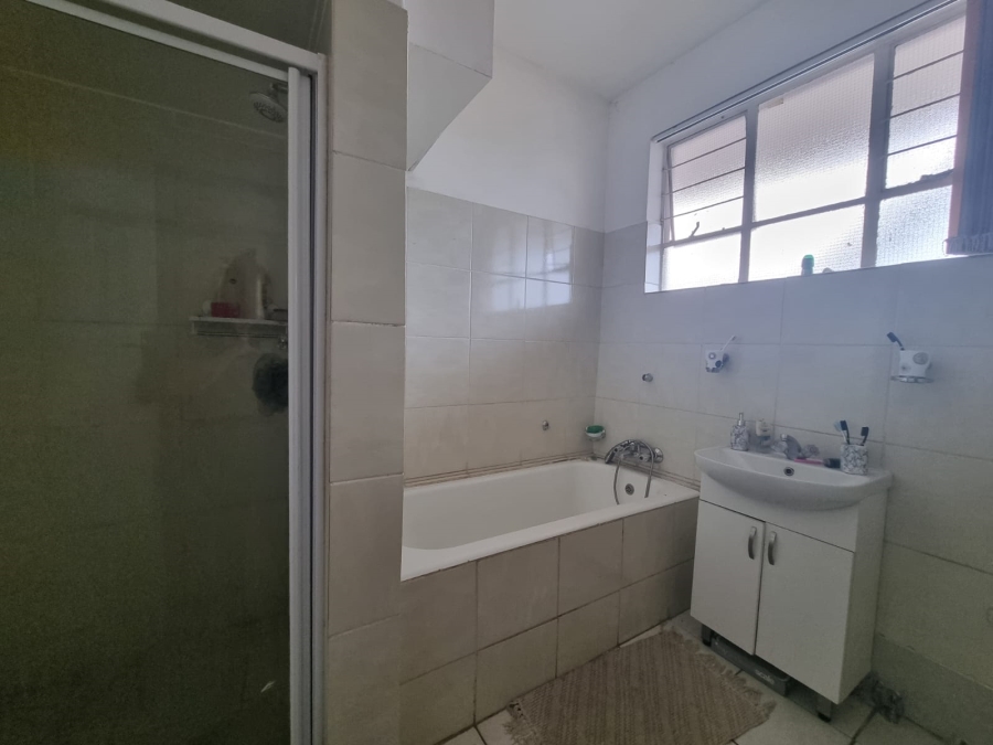 2 Bedroom Property for Sale in Three Rivers Proper Gauteng