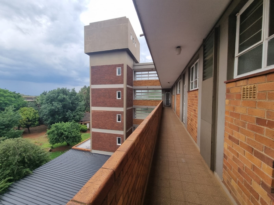 2 Bedroom Property for Sale in Three Rivers Proper Gauteng