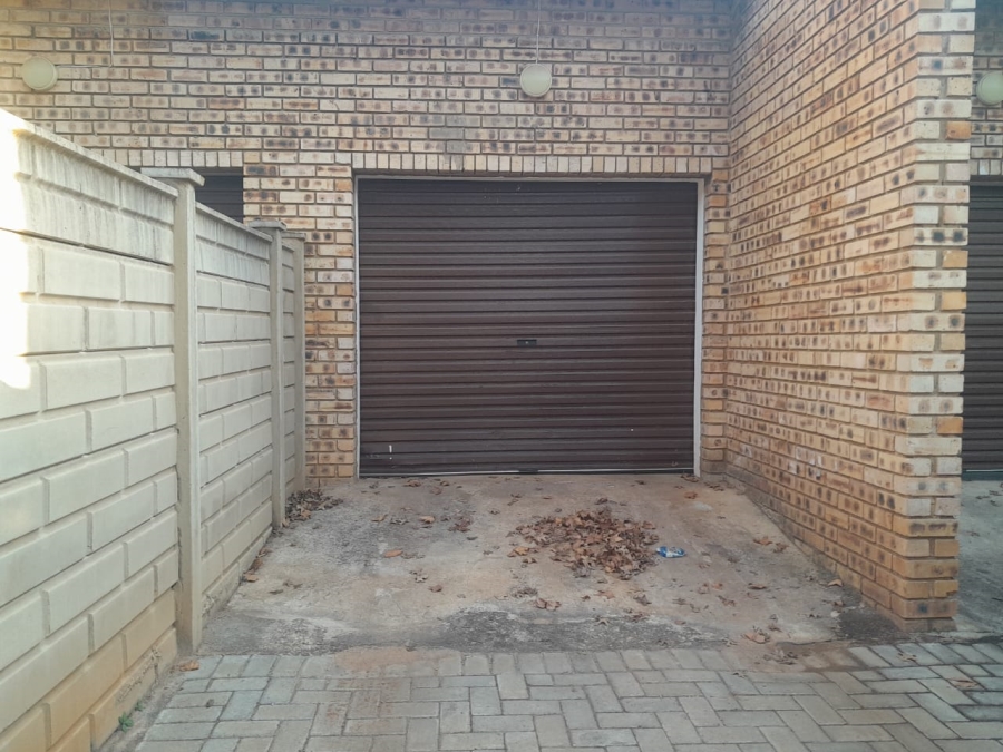 2 Bedroom Property for Sale in Meyerton Central Gauteng