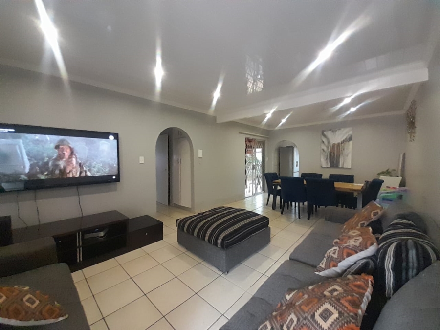 To Let 2 Bedroom Property for Rent in Three Rivers Gauteng