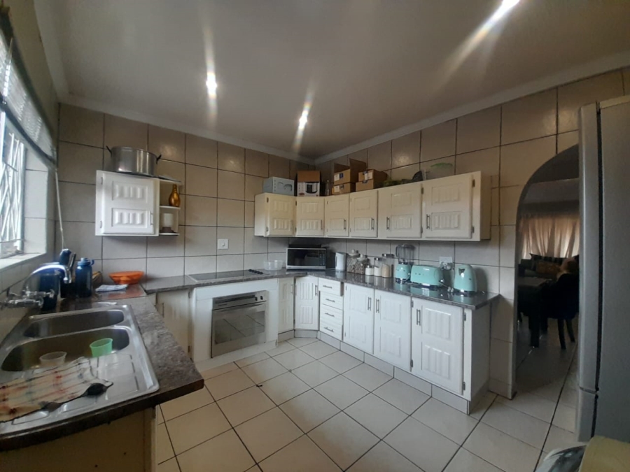 To Let 2 Bedroom Property for Rent in Three Rivers Gauteng