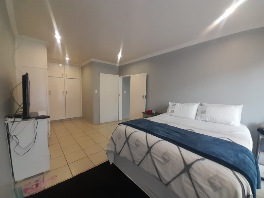 To Let 2 Bedroom Property for Rent in Three Rivers Gauteng