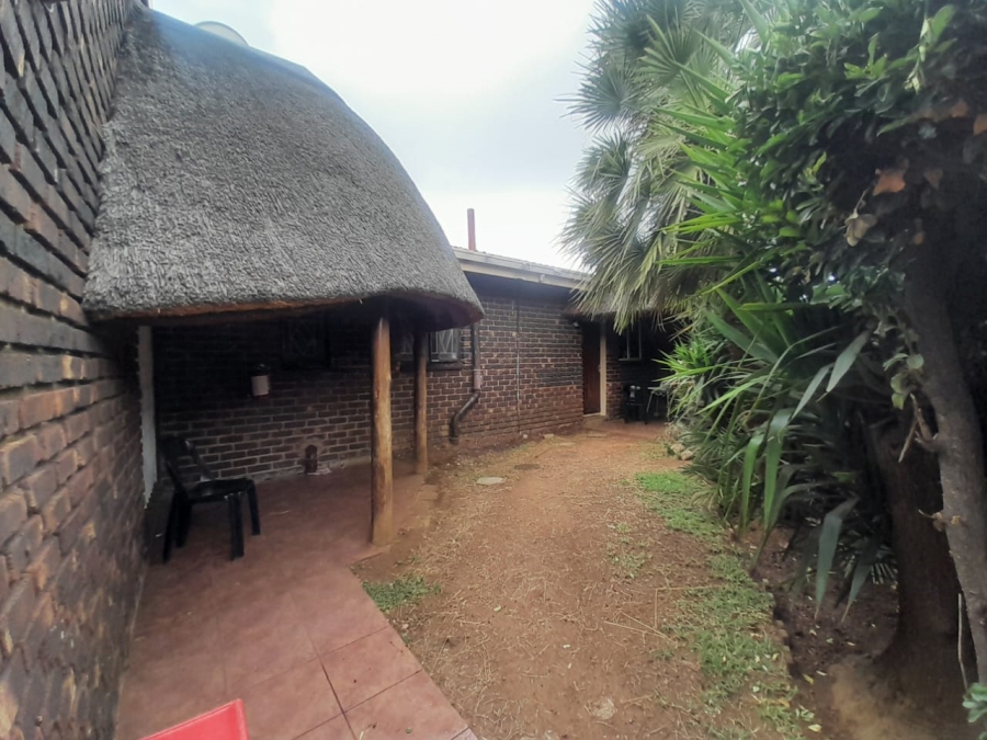 To Let 2 Bedroom Property for Rent in Three Rivers Gauteng