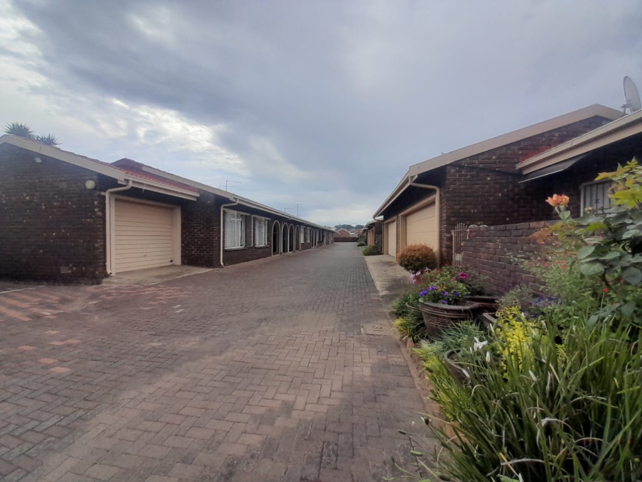 To Let 2 Bedroom Property for Rent in Three Rivers Gauteng