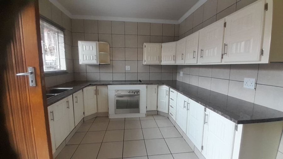 To Let 2 Bedroom Property for Rent in Three Rivers Gauteng