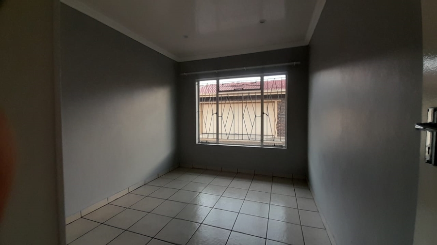 To Let 2 Bedroom Property for Rent in Three Rivers Gauteng