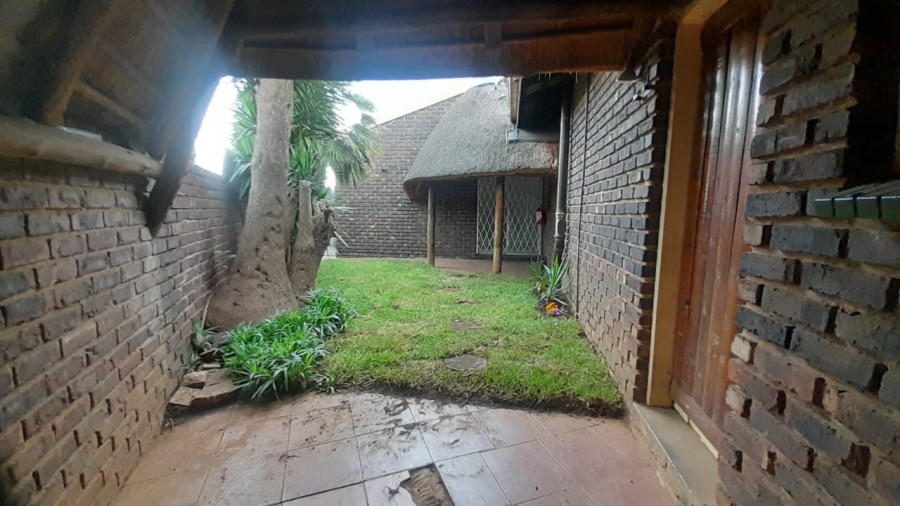 To Let 2 Bedroom Property for Rent in Three Rivers Gauteng