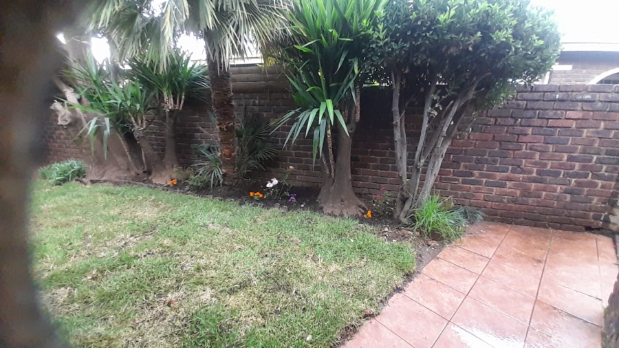 To Let 2 Bedroom Property for Rent in Three Rivers Gauteng