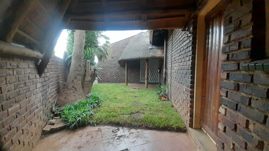 To Let 2 Bedroom Property for Rent in Three Rivers Gauteng
