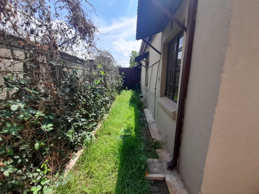 To Let 2 Bedroom Property for Rent in Highbury Gauteng