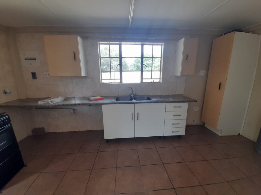 To Let 2 Bedroom Property for Rent in Highbury Gauteng