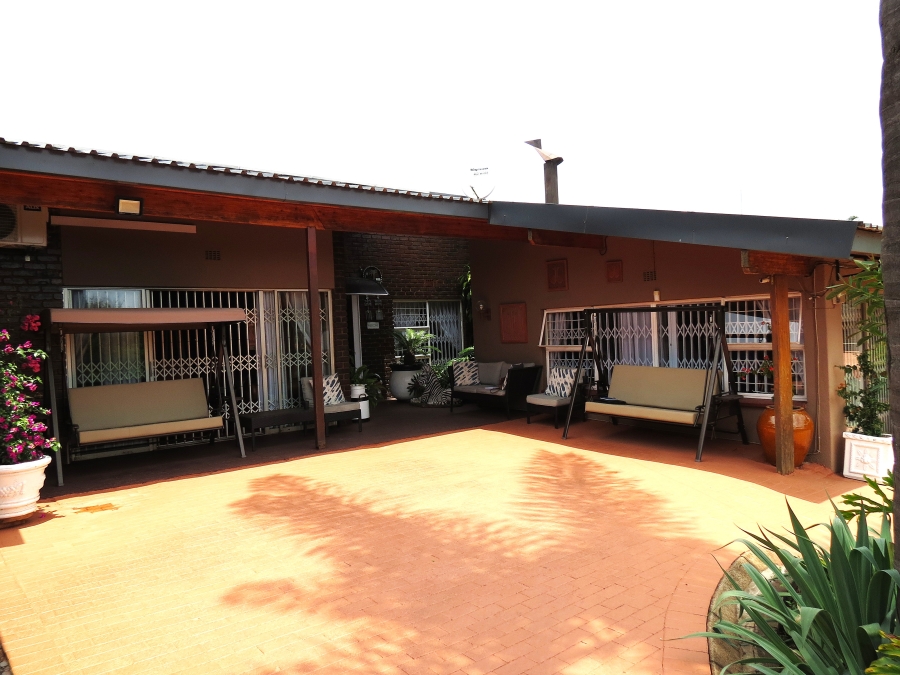 4 Bedroom Property for Sale in Rant En Dal Gauteng