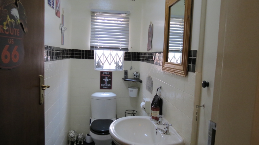 4 Bedroom Property for Sale in Rant En Dal Gauteng
