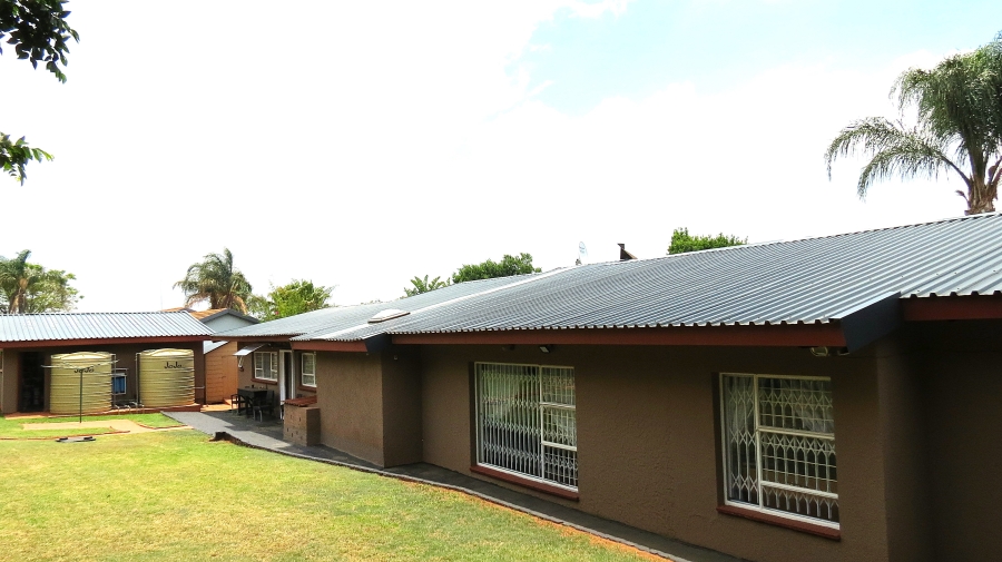 4 Bedroom Property for Sale in Rant En Dal Gauteng