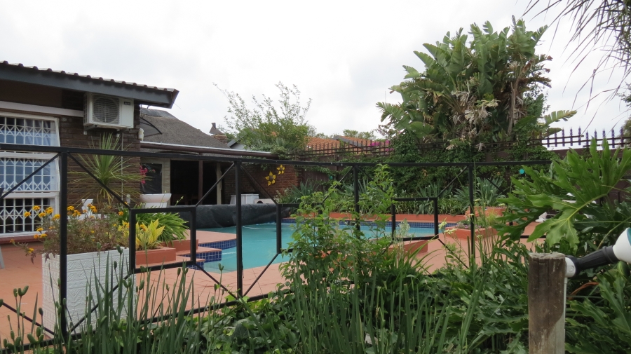 4 Bedroom Property for Sale in Rant En Dal Gauteng