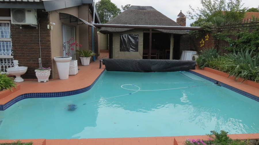 4 Bedroom Property for Sale in Rant En Dal Gauteng