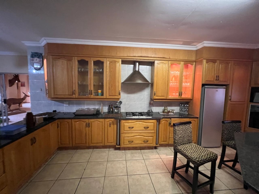 4 Bedroom Property for Sale in Hartbeesfontein AH Gauteng