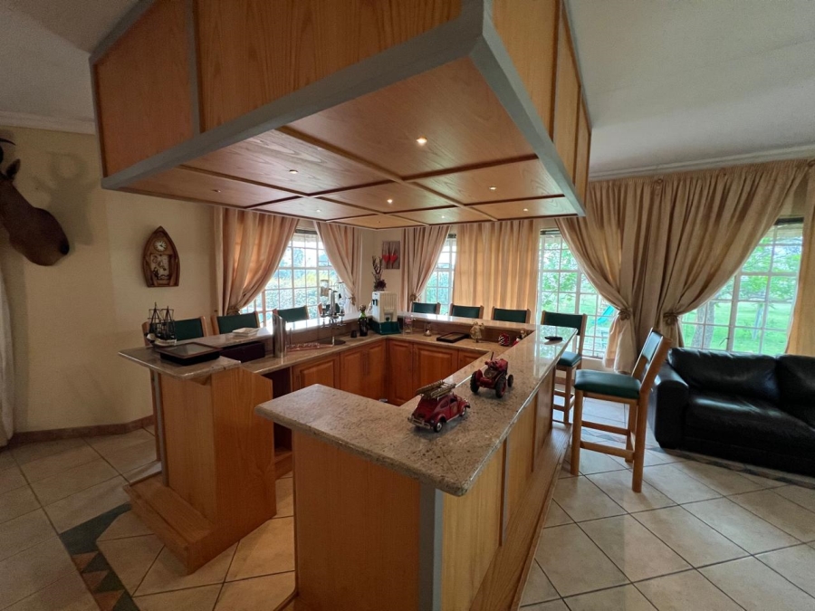 4 Bedroom Property for Sale in Hartbeesfontein AH Gauteng