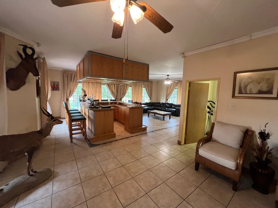 4 Bedroom Property for Sale in Hartbeesfontein AH Gauteng