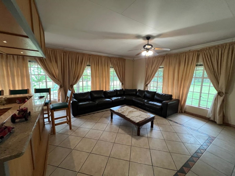 4 Bedroom Property for Sale in Hartbeesfontein AH Gauteng