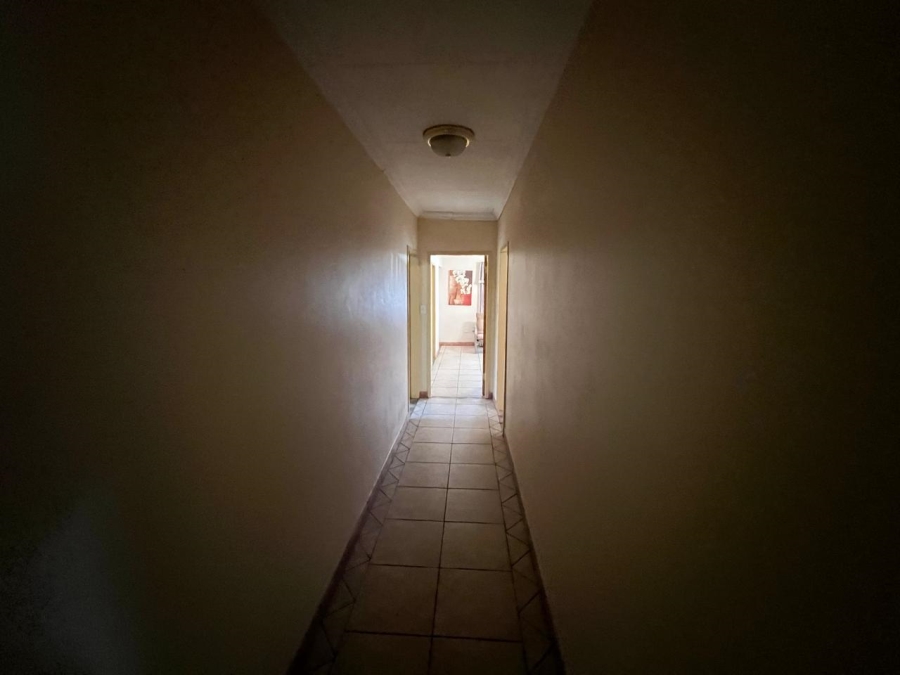 4 Bedroom Property for Sale in Hartbeesfontein AH Gauteng