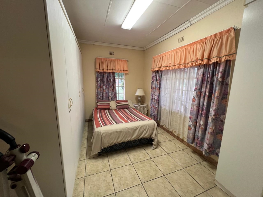 4 Bedroom Property for Sale in Hartbeesfontein AH Gauteng