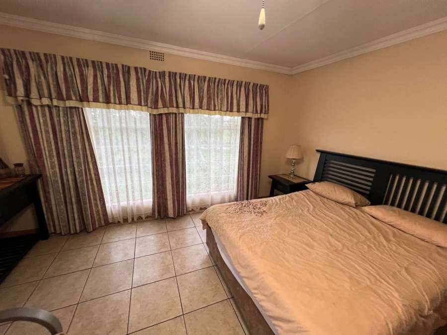 4 Bedroom Property for Sale in Hartbeesfontein AH Gauteng