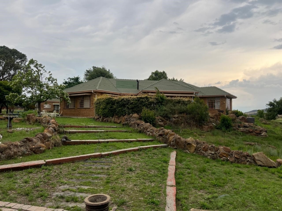 4 Bedroom Property for Sale in Hartbeesfontein AH Gauteng