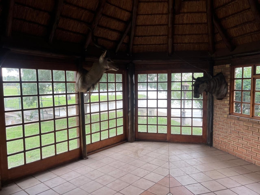 4 Bedroom Property for Sale in Hartbeesfontein AH Gauteng