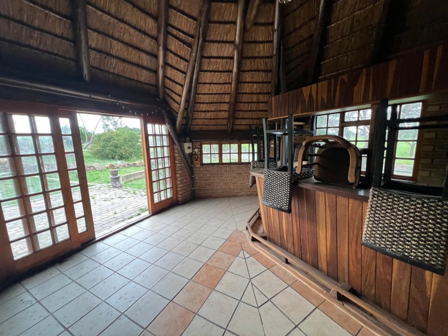 4 Bedroom Property for Sale in Hartbeesfontein AH Gauteng