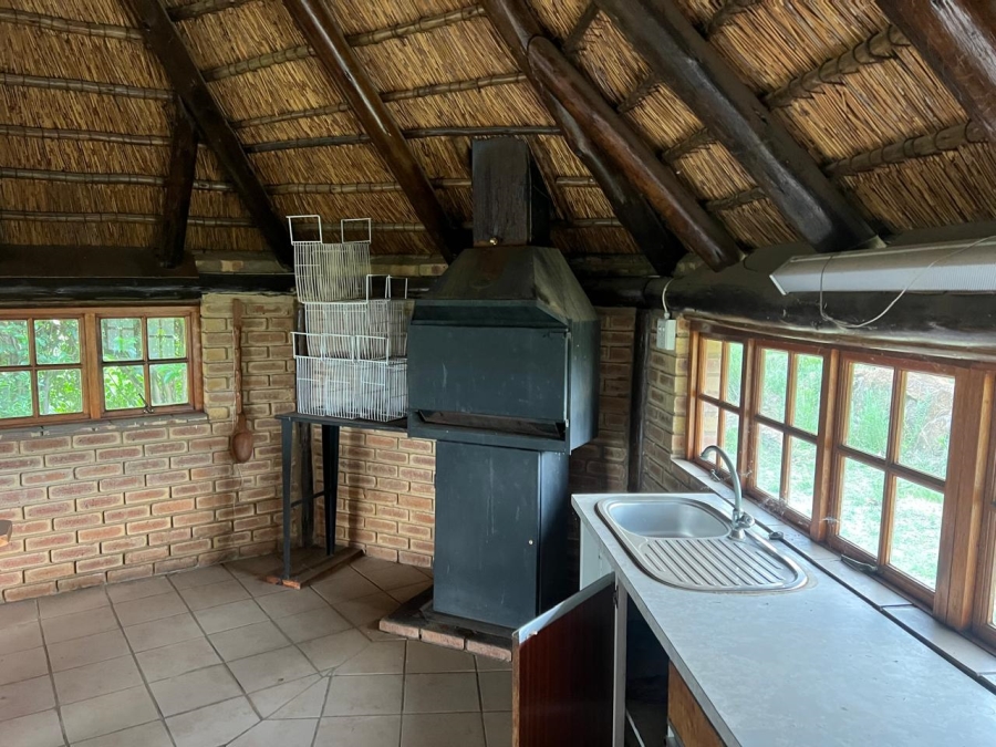 4 Bedroom Property for Sale in Hartbeesfontein AH Gauteng