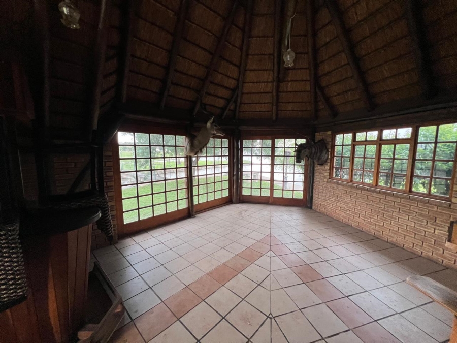 4 Bedroom Property for Sale in Hartbeesfontein AH Gauteng