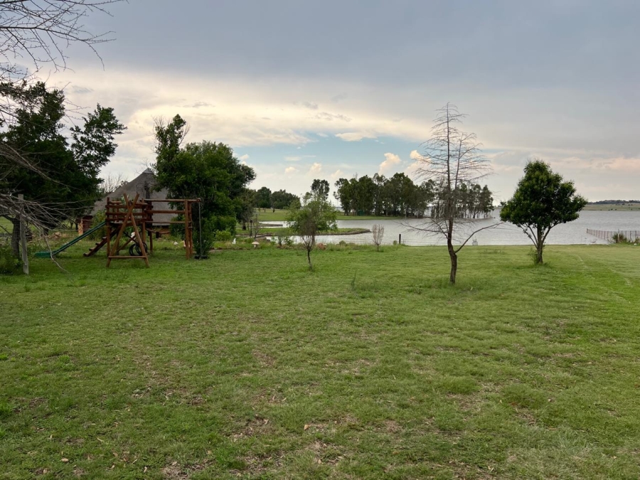 4 Bedroom Property for Sale in Hartbeesfontein AH Gauteng